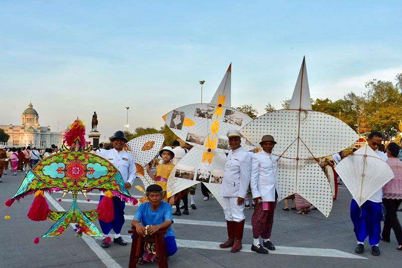 image presents kite festival