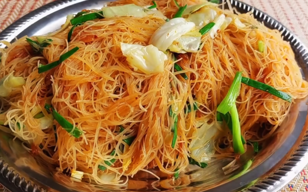 Stir-fried sen mee